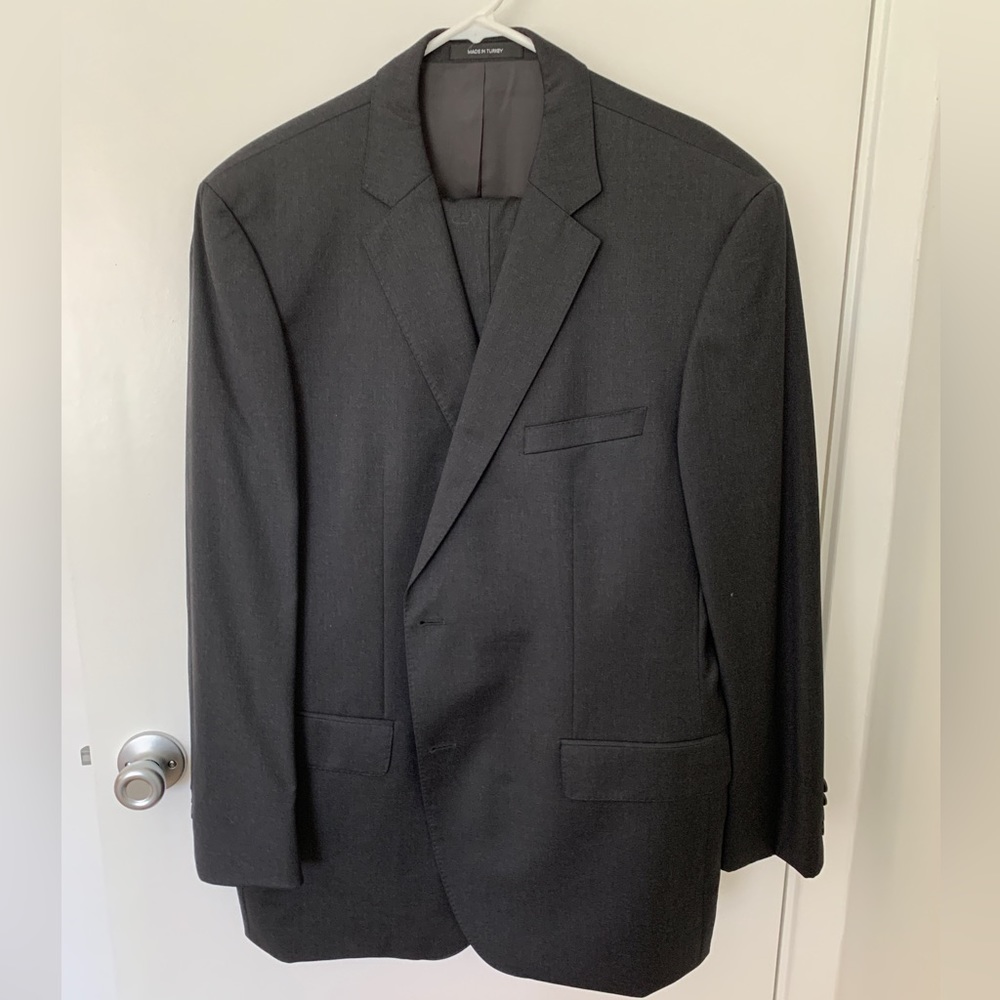 HUGO BOSS MEN’S SUIT 48R CHARCOAL